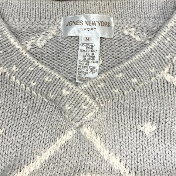 Vintage Jones New York Women's Size M, V-Neck, Pullover Grey White Sweater - Picture 6 of 8